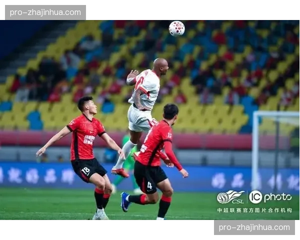 成都蓉城主力前腰伤愈复出,球队禁区前沿威胁球能力有望提升